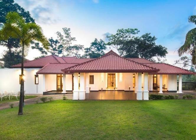 Villa Crystals Malabe Exterior photo